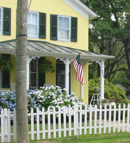 hamilton, va; yellow house.